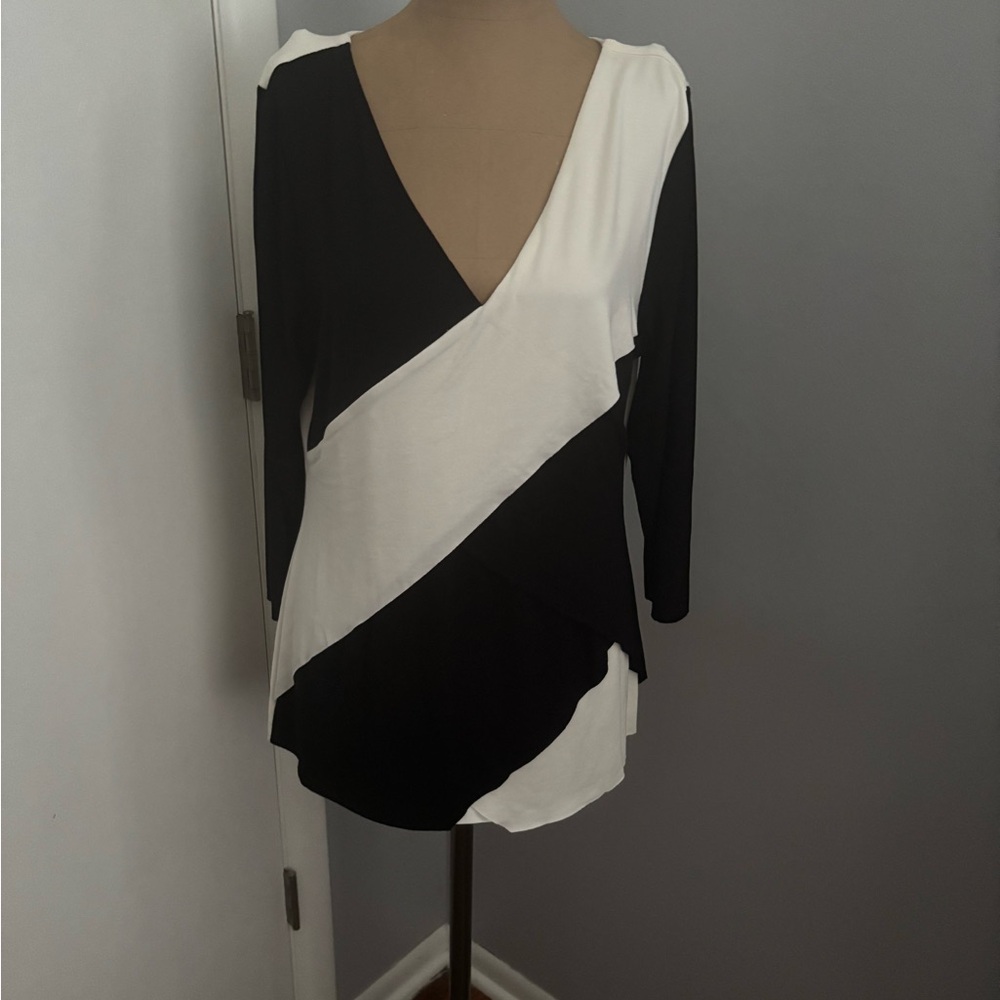 Vince Camuto Black and White Geometric Blouse